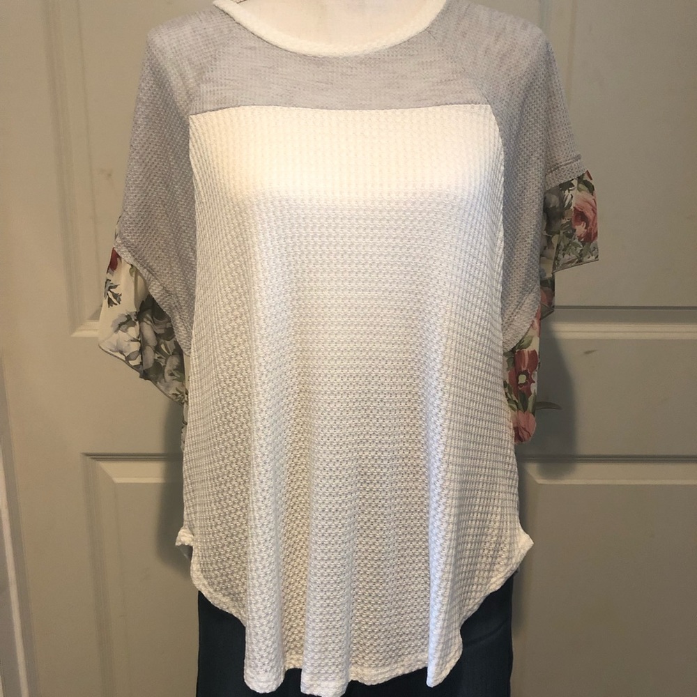 BNWT HUMMINGBIRD PONCHO TOP